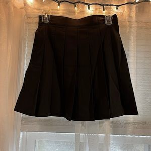 new Black pleated tennis mini skirt size small
